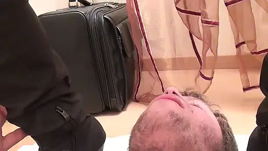 Nyonya Diana Melatih Dua Penurut Untuk Lilin Lilin Dan Dengan Banyak Kejutan