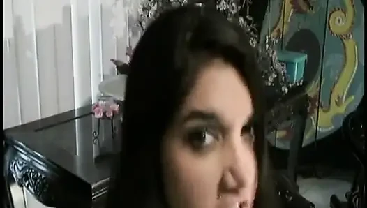 Cewek persia hot dengan toket kencang lagi asik ngentot kontol cowok kulit putih sampai dia crot