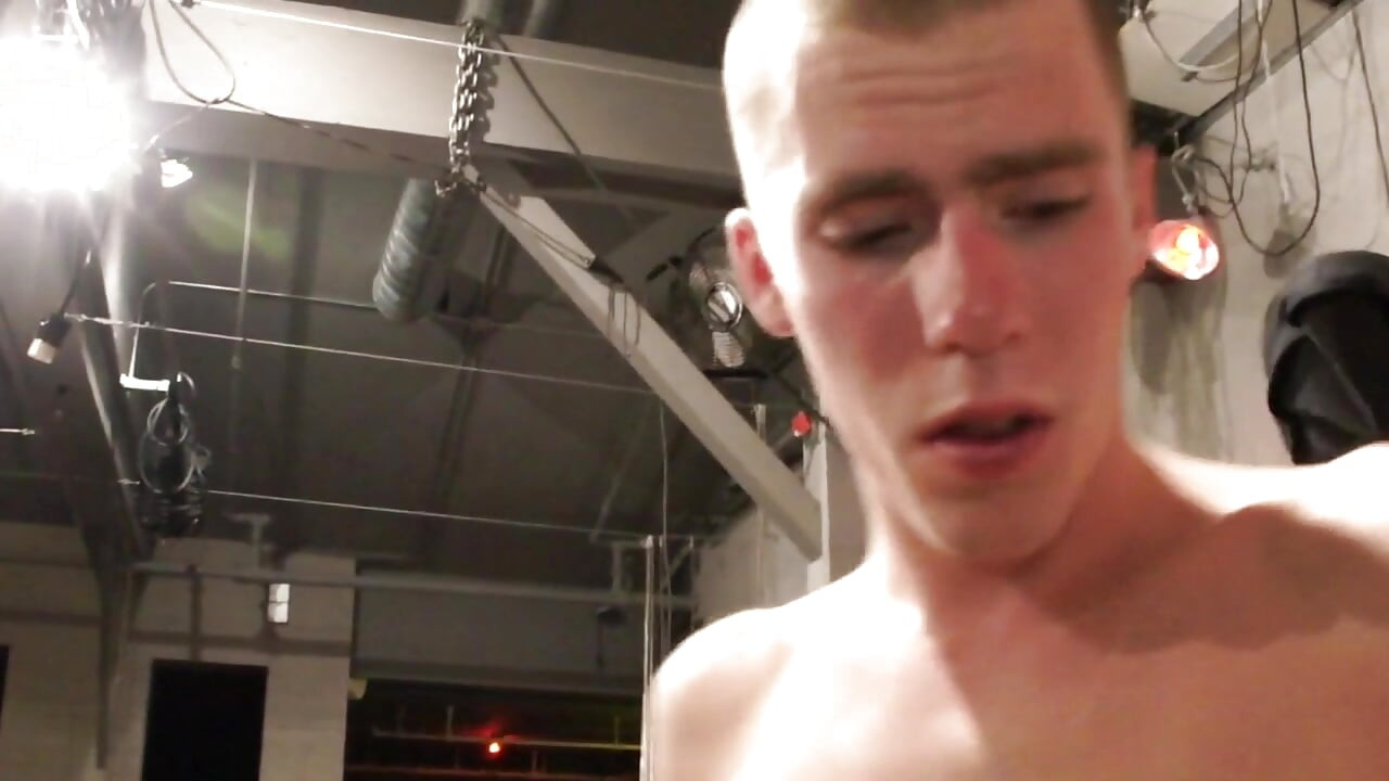 Fucked raw by the big dick of muy straight friend