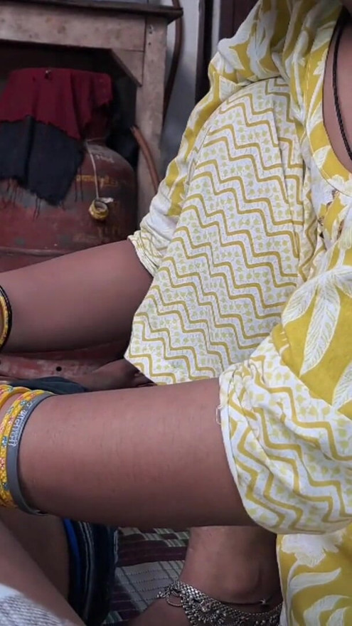 Indian girlfriend giving a best handjob to her boyfriend | Clip 3