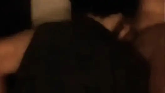 Босс заставляет меня поклоняться его члену каждый день сейчас