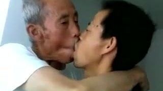 Aziatische opa&#39;s hebben seks
