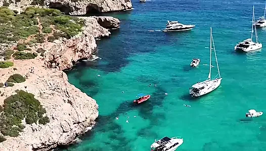 Amalia Davis özel ve tutkulu tatil
