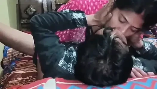 Gadis perawan India dientot habis-habisan sama pacarnya