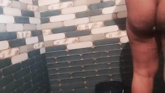 Indian desi bhabhi bathroom chan koreche