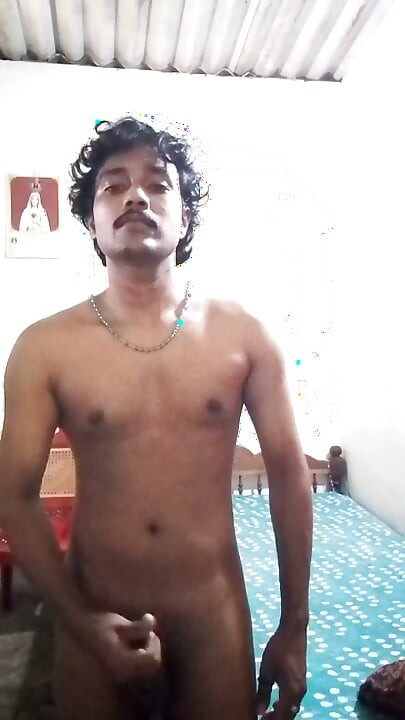 Chico universitario desnudo en show de paja