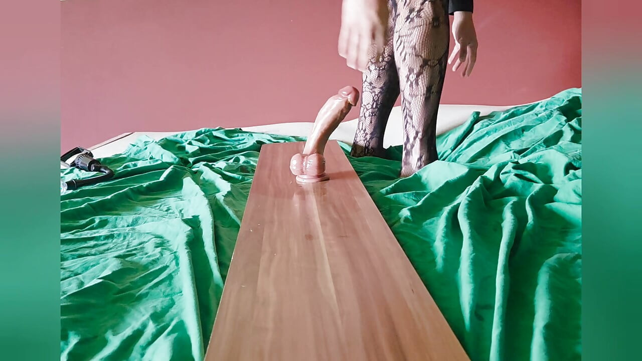 Muscular crossdressed man using thick dildo and pkay with her horny ass