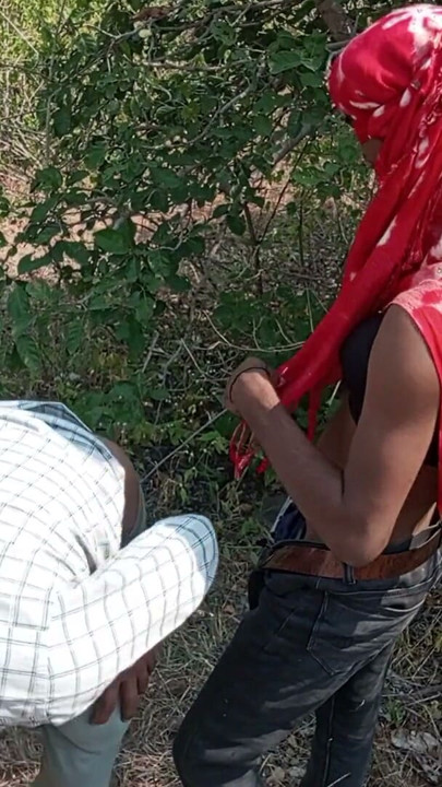 Indian Threesome Shemale - a young Shemale roaming the in the forest and young man so she makes love with great Sex | Clip 2