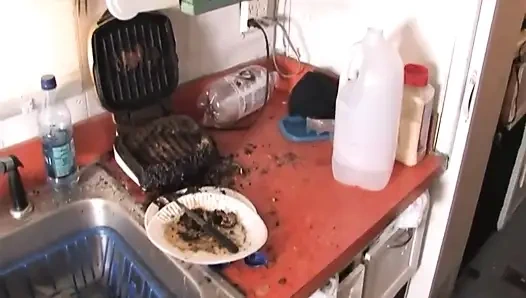 Lesbian toket besar pirang menjilati memek threesome