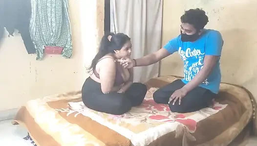 Azgın fotoğrafçı özel çekim sırasında ateşli desi modeli domaltarak sert sikiyor
