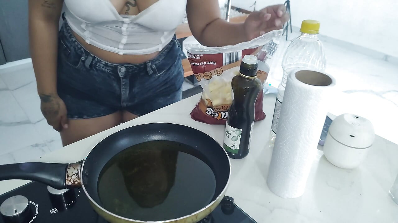 Cooking with Cummy Bear