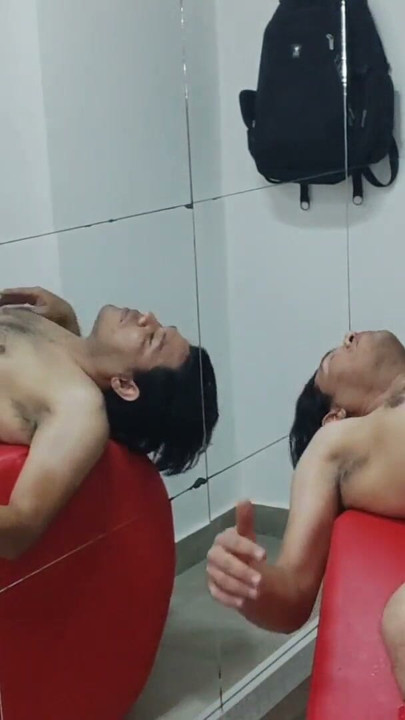 Seans sırasında köle kocasını cezalandırıyor ve pegging ile beceriyor | Bölüm 2