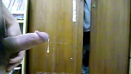 Hands free cumshot?