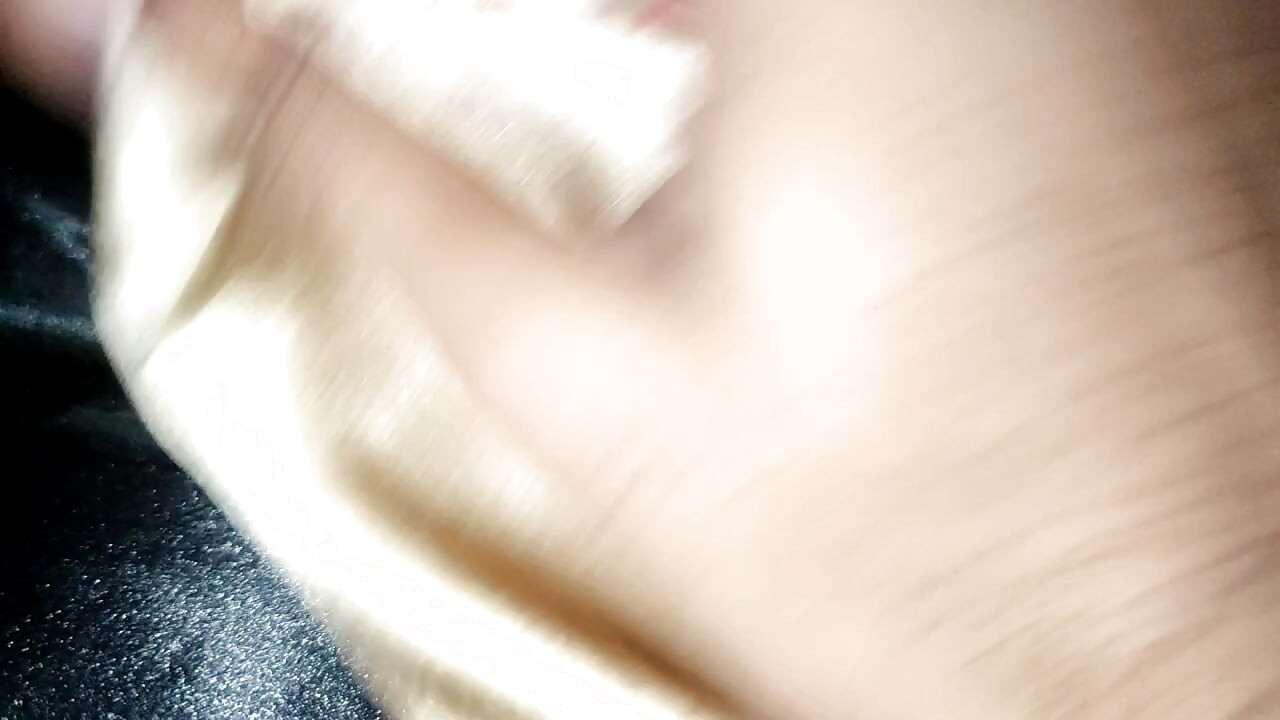 緞絲手淫色情片 - 操和打手槍 緞面套裝薩爾瓦爾 （148）