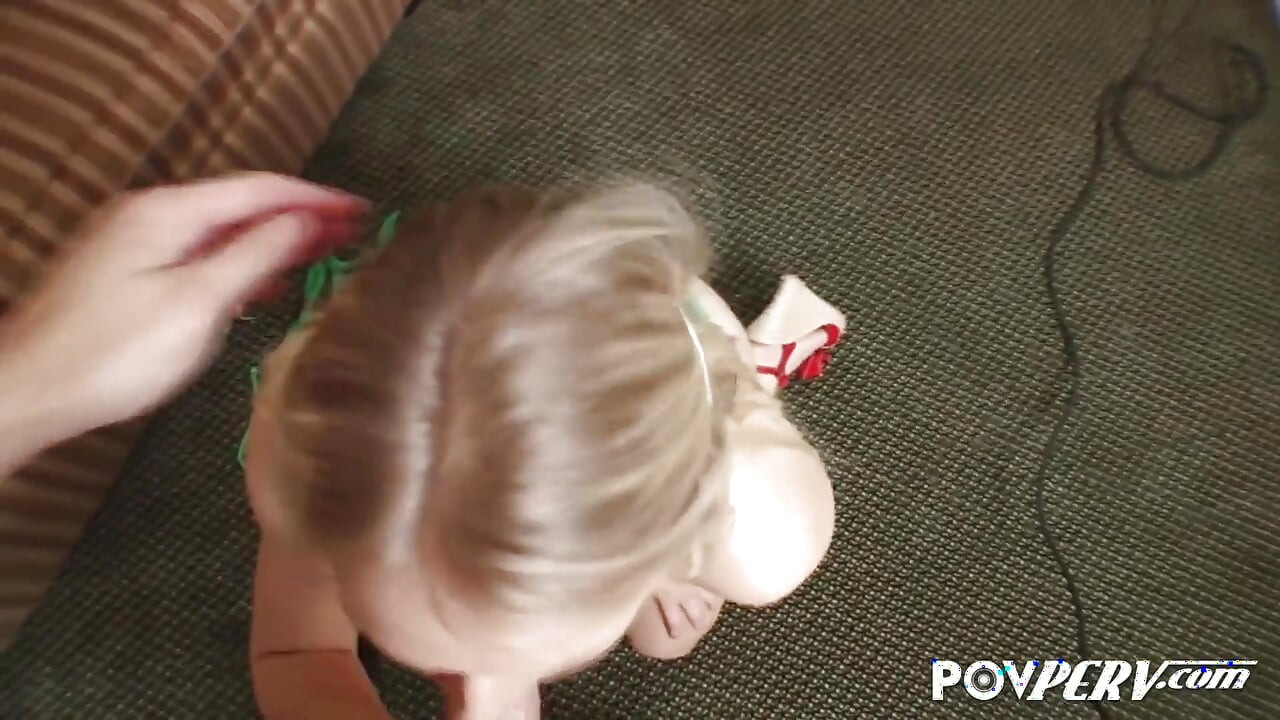 Kleine polnische bikini-schlampe trainiert 2 sperma
