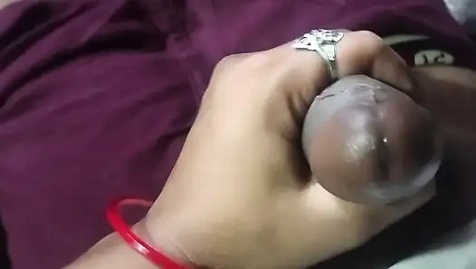 Meri Bhabhi ne mera land Apni Bed par thook lagake khda kiya