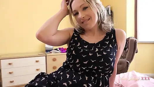 Tantejudysxxx - Deine Vollbusige MILF-vermieterin Anna Erwischt Sie Beim MILF-porno