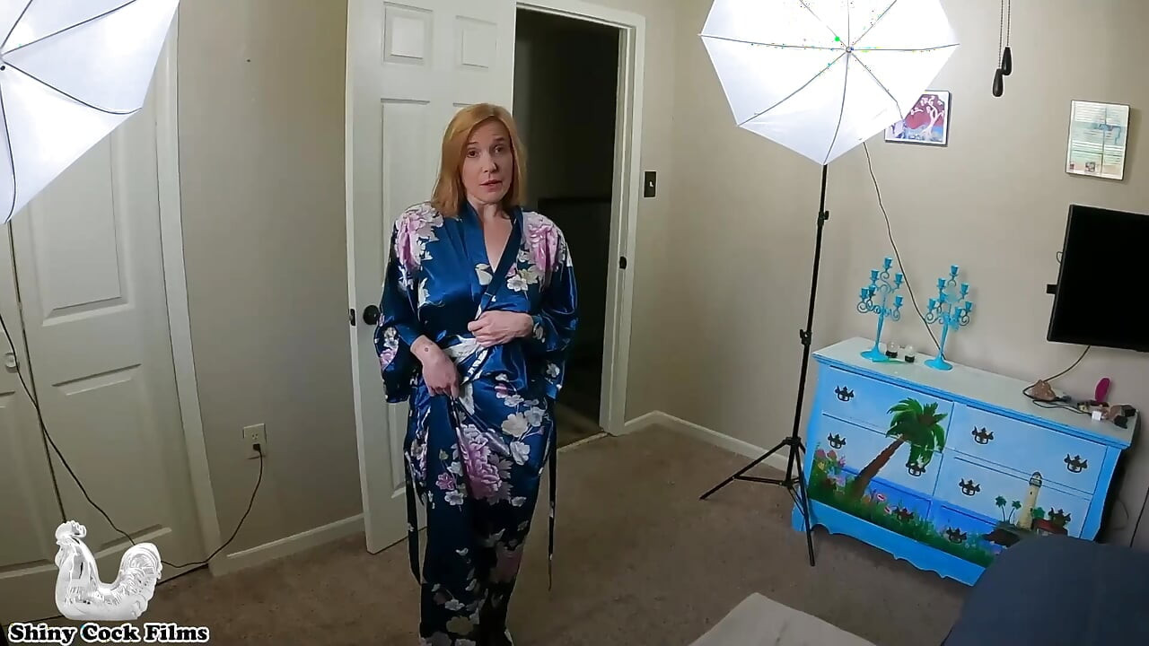 Madrasta posa nua para enteado - Jane Cane, shiny cock films