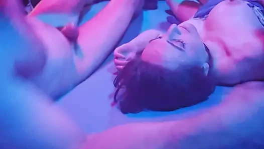 Delilah bir profesyonel gibi yarak alıyor
