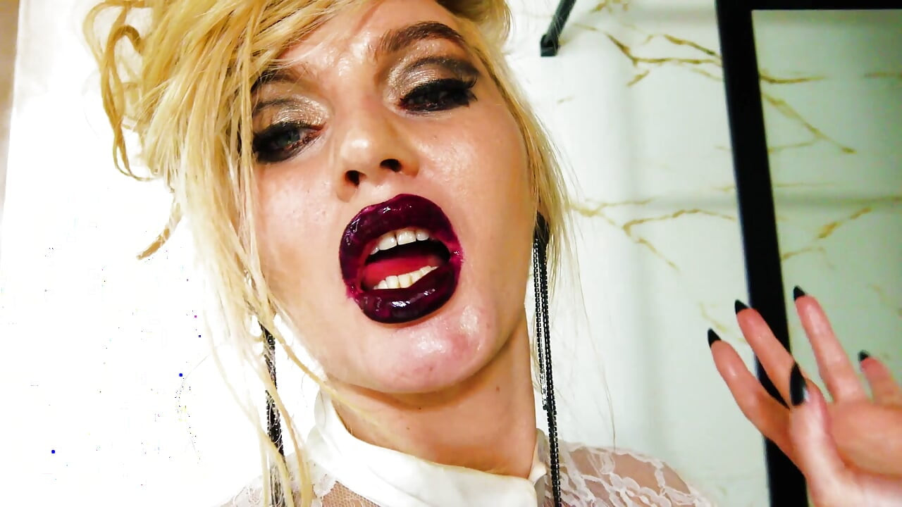 Femdom Lipstick Sexkisses
