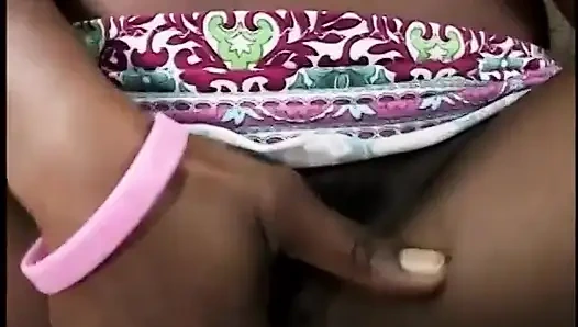 Zenci tanrıça Coco Pink büyük yaraklara biraz salya akıtıyor