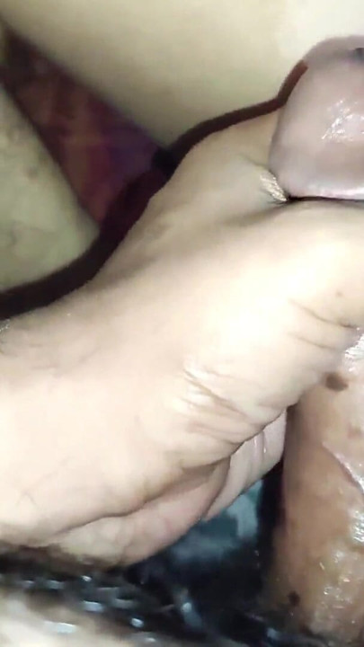 Memek berbulu besar desi toket besar mengentotku. Pertama kali dicrot sperma dua kali closeup, video seks sambil ngomong jorok | Klip 3