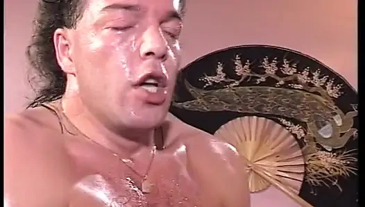 Сучке долбят ее волосатый пирожок