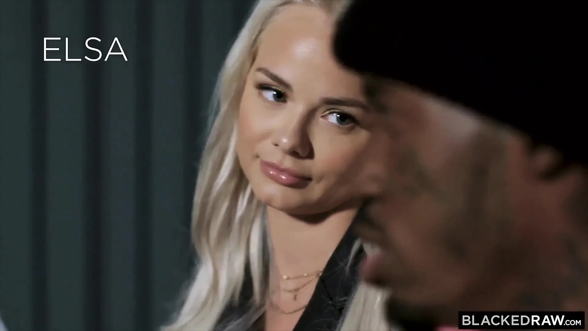 Blackedraw - insaciável Elsa Jean recebe cuspe assado por 2 bbcs