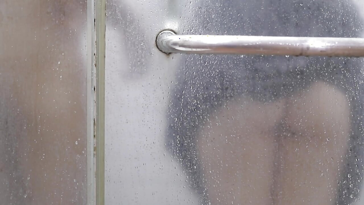 BOKEP INDO SON ENDONEZYALı KıZ EN SEVDIĞI SATEN ELBISESINI GIYEREK DUŞTA SIKIŞIYOR GÖTÜ SÜPER SEKSI VE TOMBUL