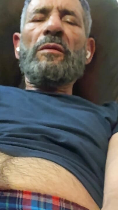 Esta pinga tiene ganas de romper un culo This dick wants to break an ass
