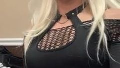 Chrissy Cocoabutter si traveste in webcam di troie drag queen