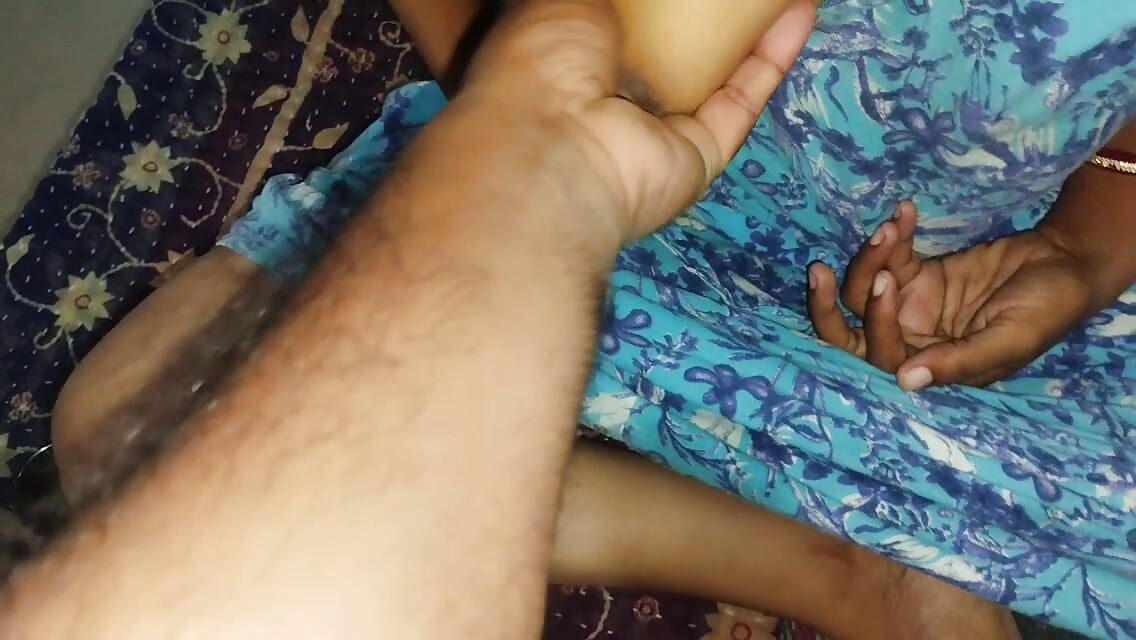 Girlfriend ke boor ko subah subah chaiy ke saath choda