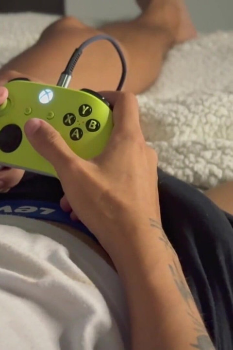 Nerd Face! This Boy Playing Xbox Gets Horny and Masturbates