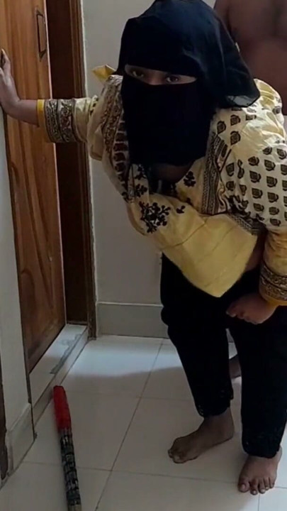 ek chor ghar mein aya aur mere wife ko kutte ke tarah choda Jabardast (came to the house &amp; fucked housewife Doggy style) | Clip 2