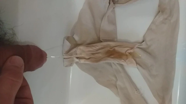 Pissing on daughter panties