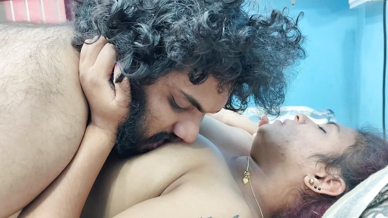 Bú vú và liếm núm vú