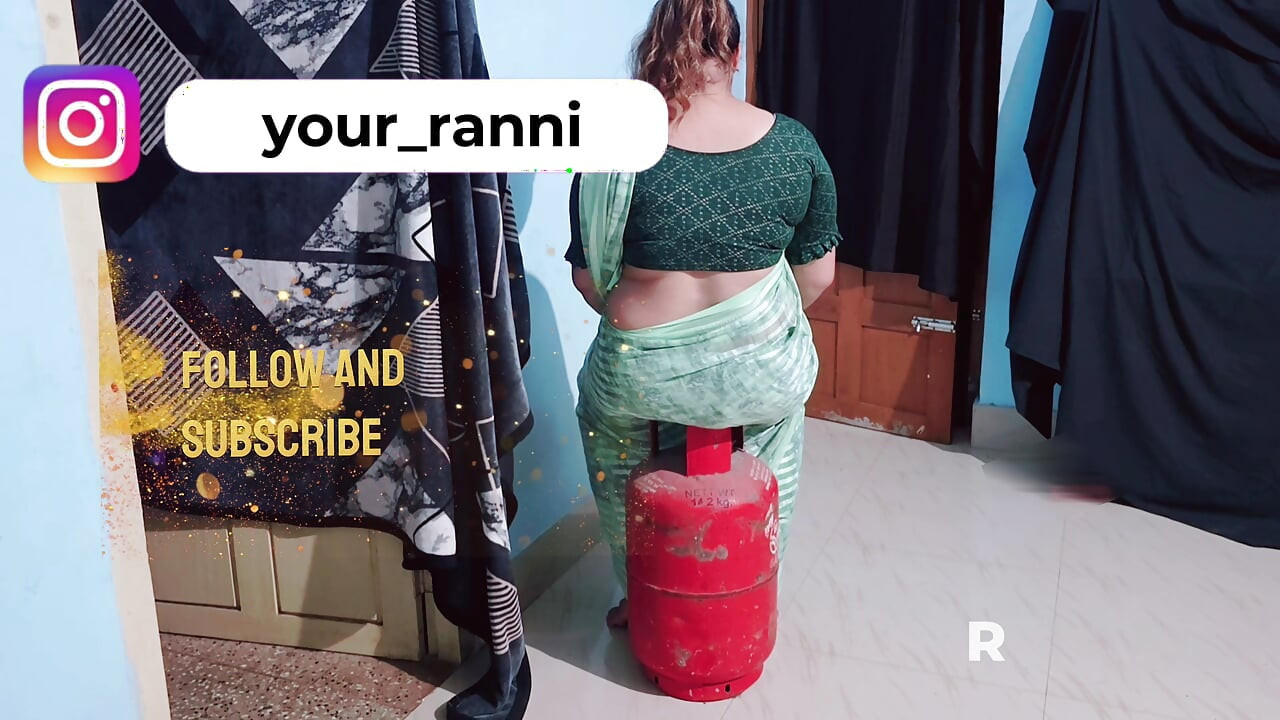 4K Gas Delivery Boy and Lonely Aunty Romance and Sex Secretly at Home