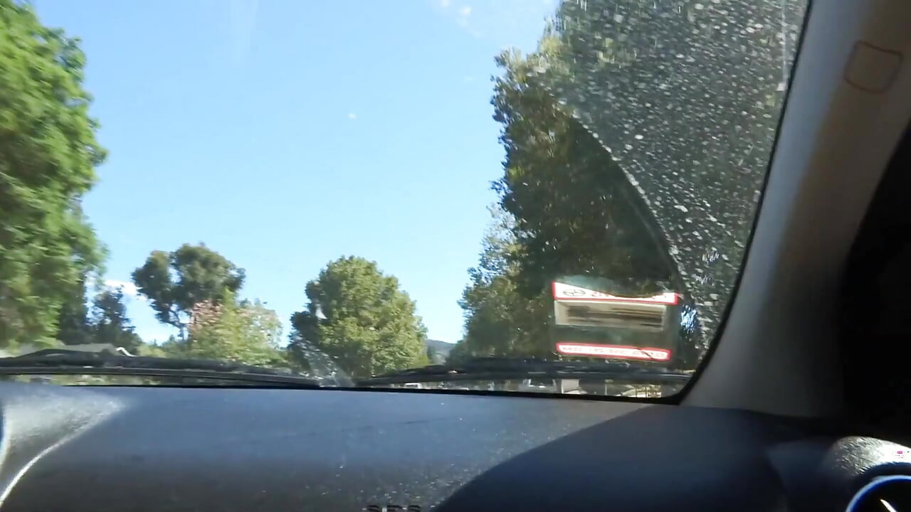 Curvilínea gata recebe seu cu brincado por seu namorado