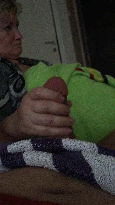 ukranian mature gf plays dick