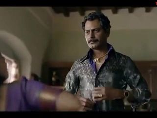 Nawazuddin Siddiqui tiene sexo en la película - temporada 2