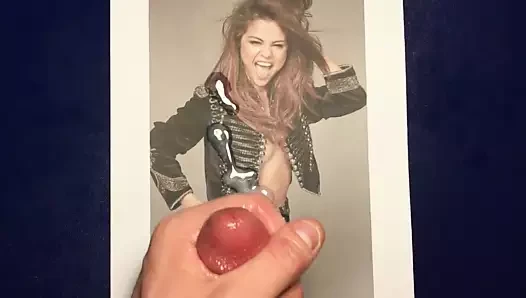 selena gomez'e saygı duruşu