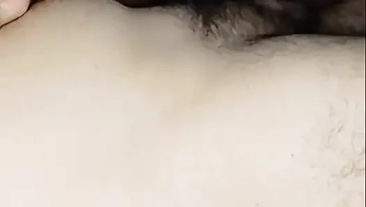 Külotunu çıkarmasını beklemedi; Yaşlı erkekler tarafından sikilmeyi hayal etti.