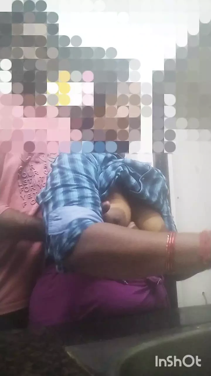 女仆在厨房做爱