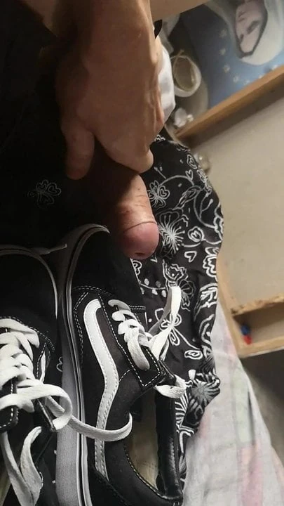 cum on her vans old school