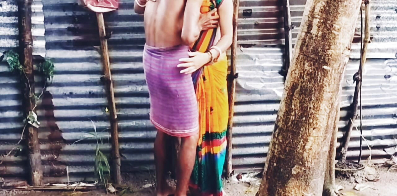 Big Tits Big Ass Desi Bhabi in Teen age Fucks Devar in outdoor Rainy season.