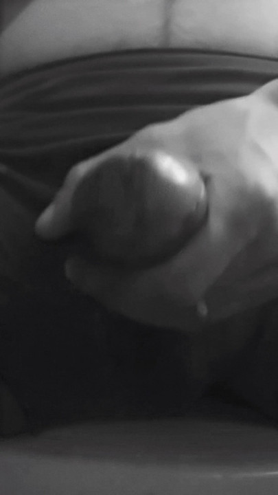 自分の妻の喘ぎ声を聞きながら、どうしてイカずにいられるの?