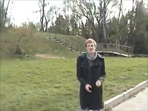 Twink总是渴望生鸡巴