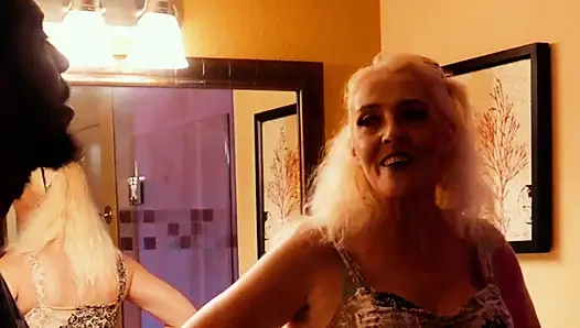 Versaute MILF Maklerin fickt bbc-kunden zum Verkauf - Doppelte Funktion