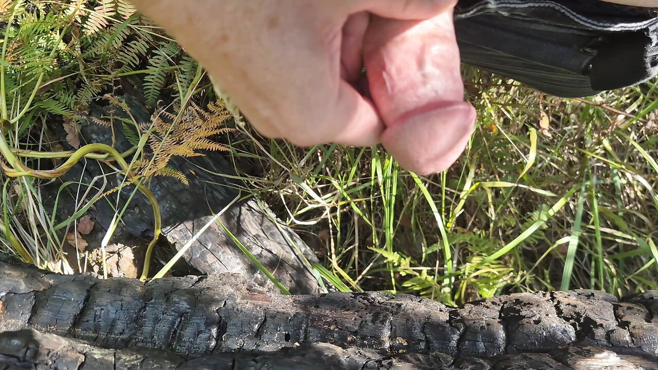 so much delicious sperm - jerking off on burnt tree