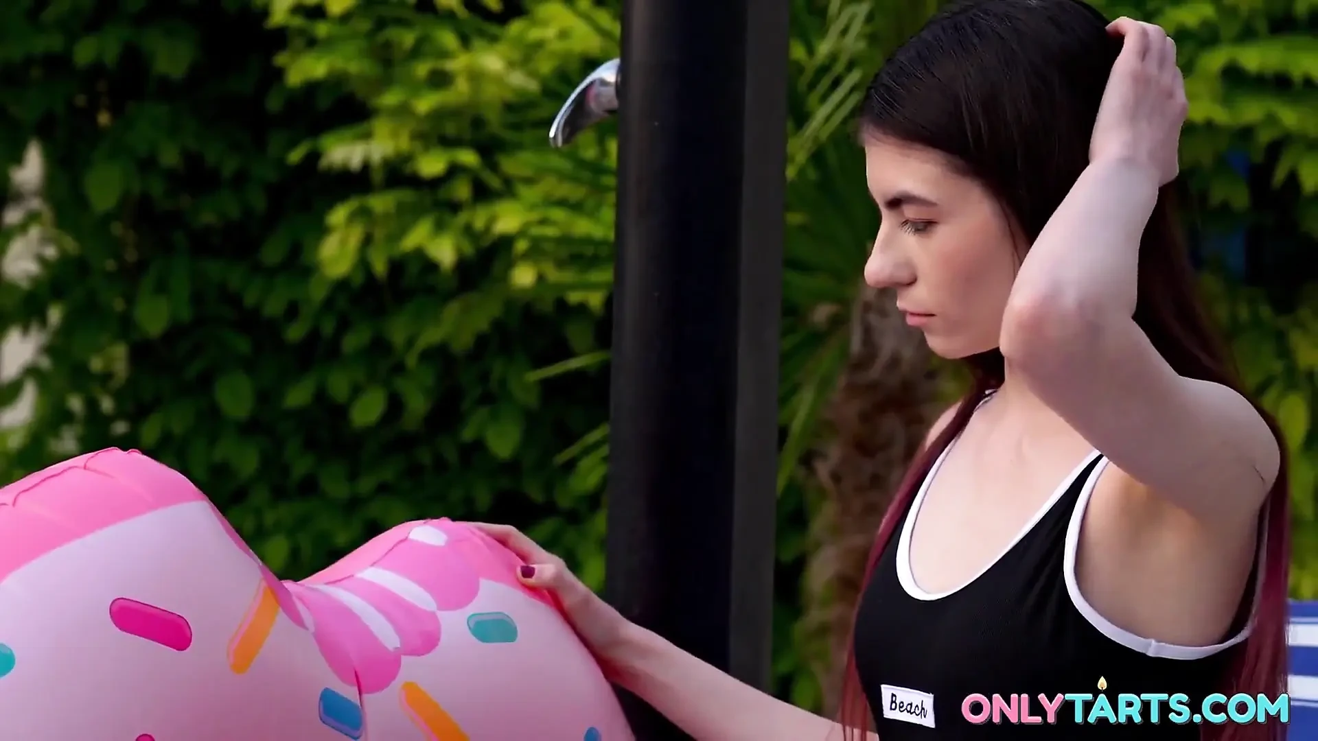 Luna Lynx - threesome,petite